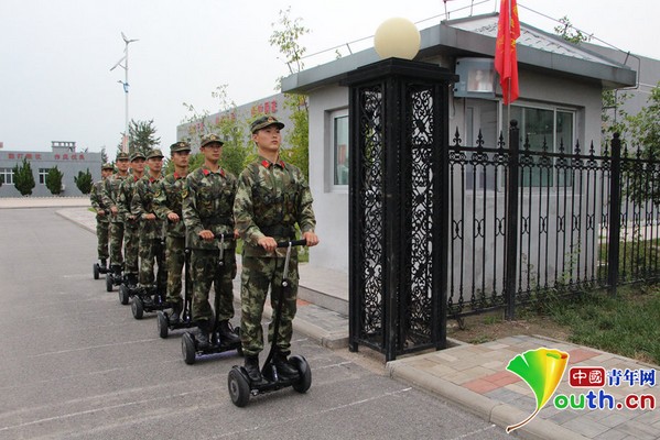 警用平衡車“亮相”看押執(zhí)勤一線